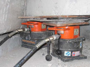 液壓千斤頂應(yīng)用在頂升行業(yè)